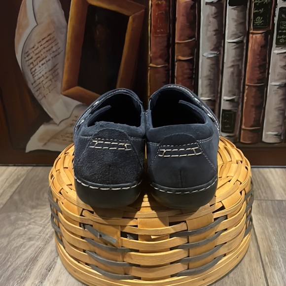Clarks Shoes Blue Suede Slip on Loafers Size 7.5 - Picture 5 of 8